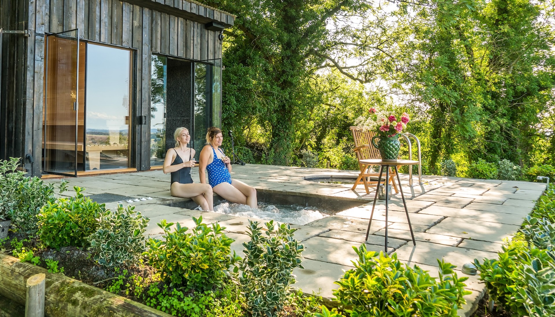 Plunge pool
